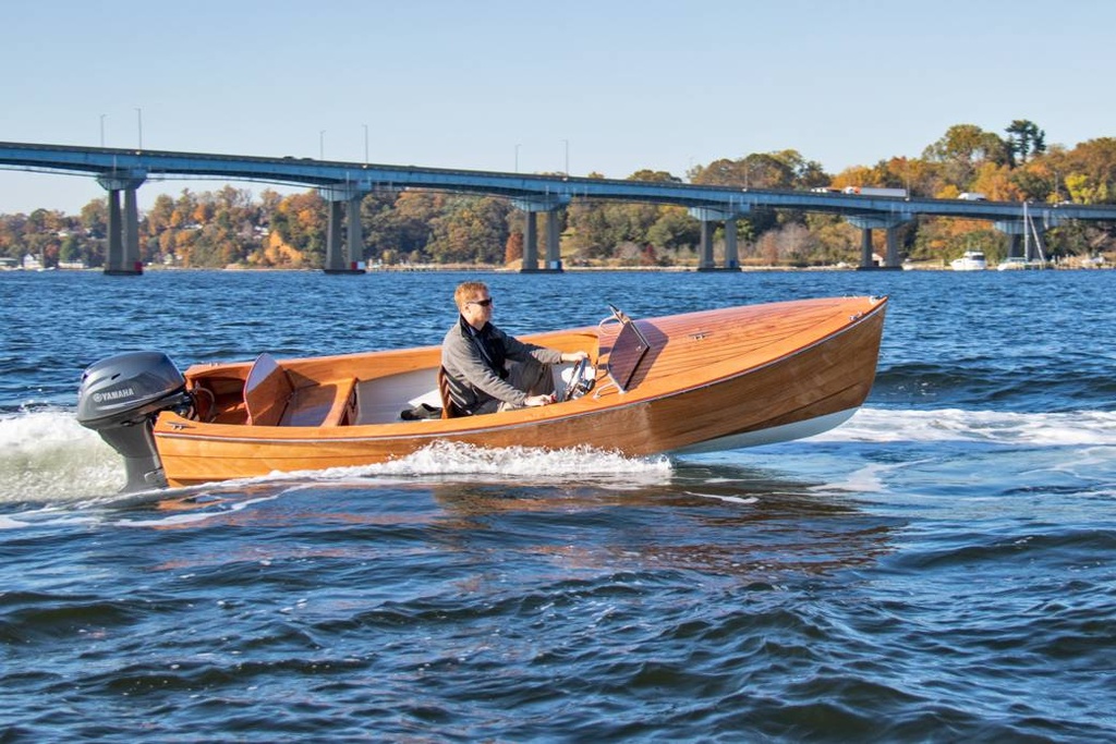 Mato Rhode Runner boat rental